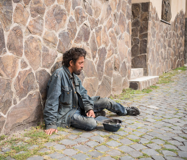 evsiz adam sokakta - Fotoğraf, Görsel