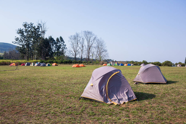 Camping Tende dozzine all'aperto
 - Foto, immagini