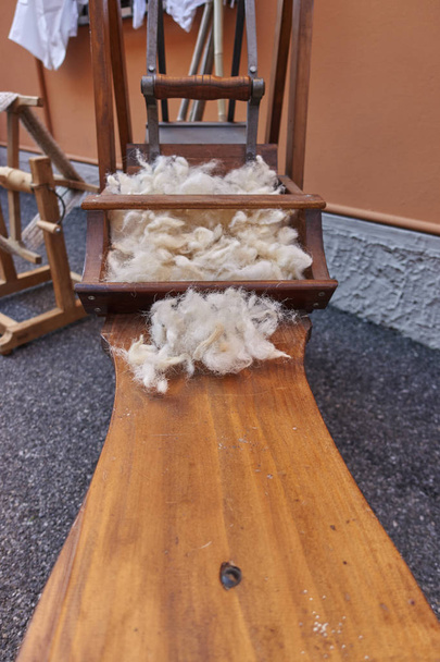 cardatura di lana di legno
 - Foto, immagini