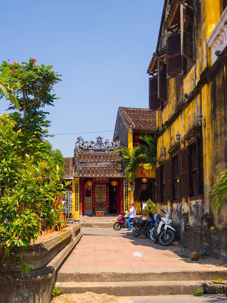 Hoian, Vietnam - November 05, 2016: Old houses in Hoi An ancient town, UNESCO world heritage. Hoi An is one of the most popular destinations in Vietnam - Fotoğraf, Görsel