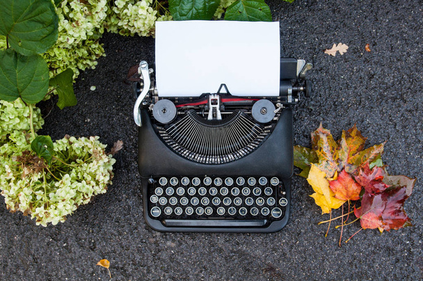 vintage Velha máquina de escrever
 - Foto, Imagem