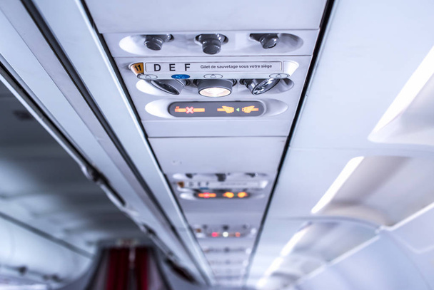 Passagierkabine im Flugzeug - Foto, Bild