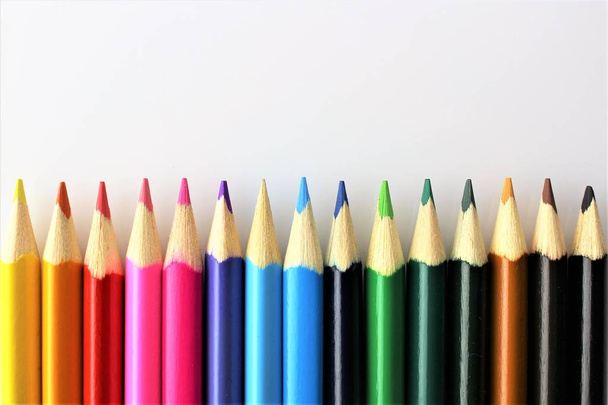 Изображение цветных карандашей
 - Фото, изображение