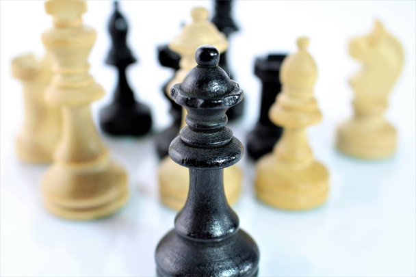 Концептуальный образ шахматных фигур
 - Фото, изображение