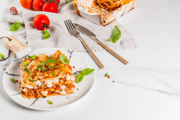 klasszikus lasagna bolognai - Fotó, kép