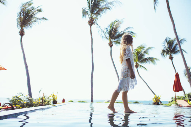 Woman Enjoying Summertime at Exotic Resort - Foto, Imagem