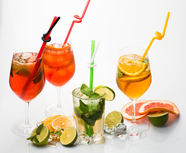 Cocktails isolated on white background with mojito. - Фото, изображение