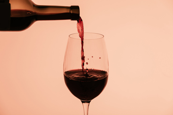 pouring red wine - Valokuva, kuva