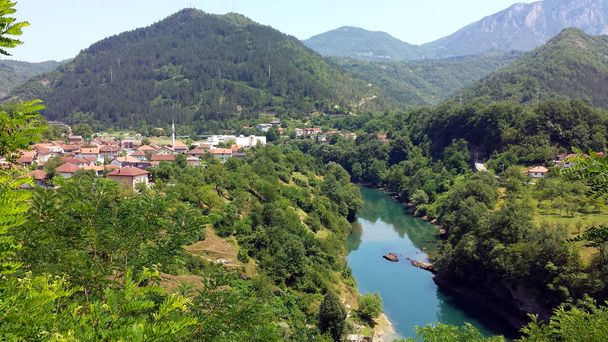 Jablanica és folyó a Neretva, Bosznia és Hercegovina - Fotó, kép
