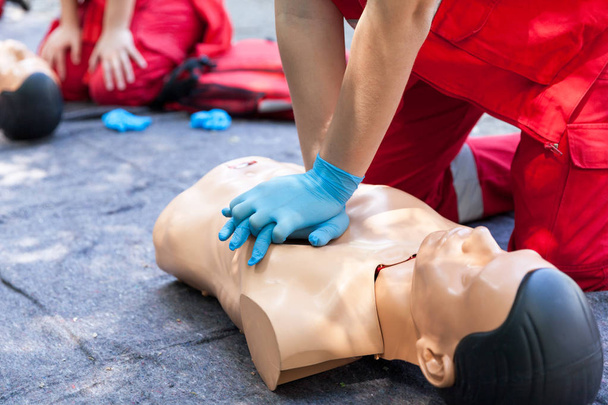 First aid. CPR. - Foto, afbeelding