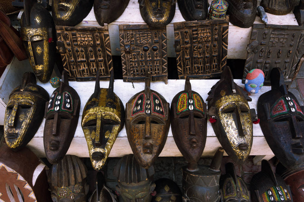 Afrikanische Masken. traditionelle Kunst Gesichtsmaske. - Foto, Bild