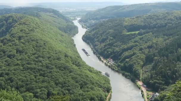 Nézd mellett Mettlach (Németország Saar-vidék Saar folyó hurkon keresztül). - Felvétel, videó