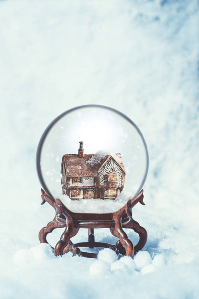Cottage In Snowglobe - Фото, зображення