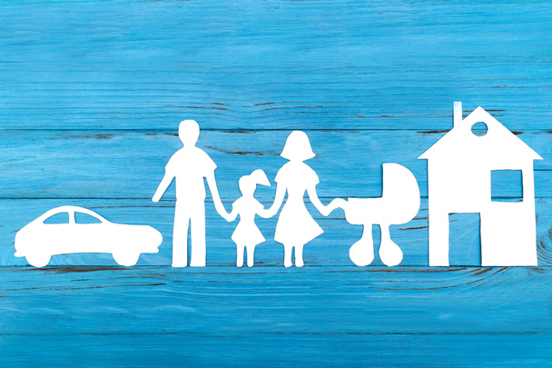 Silhouette di carta di famiglia con carrozzina
 - Foto, immagini