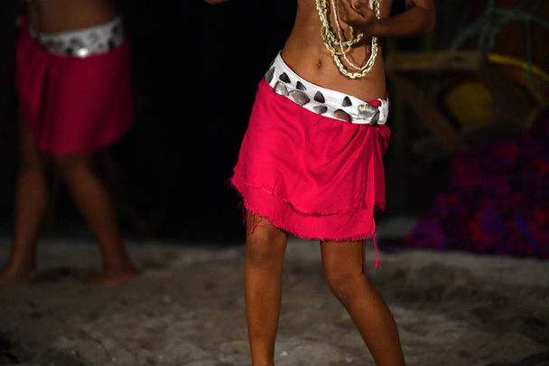 Polinezya dansçı hula hareket etkisi - Fotoğraf, Görsel
