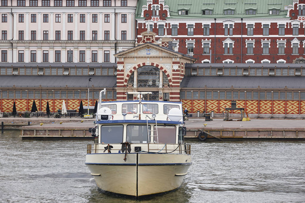 Центр Хельсинки и гавань. Традиционные кирпичные здания. Fi
 - Фото, изображение