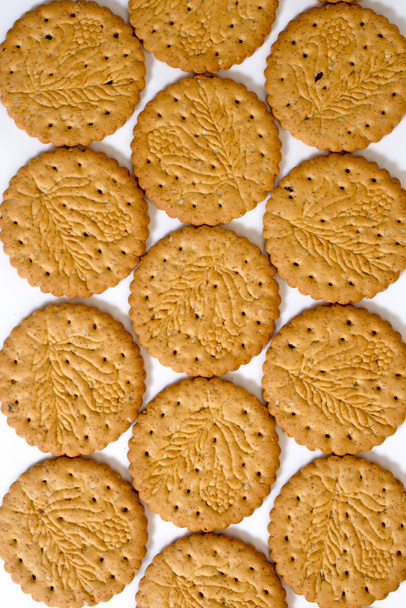 Trávicí sušenky na bílém pozadí. Pohled shora - Fotografie, Obrázek