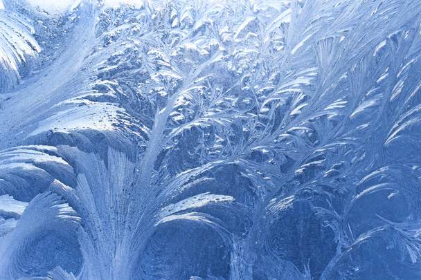 Modèle de glace sur verre de fenêtre en hiver
 - Photo, image