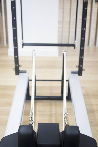 Pilates máquina gimnasio estudio
 - Foto, imagen