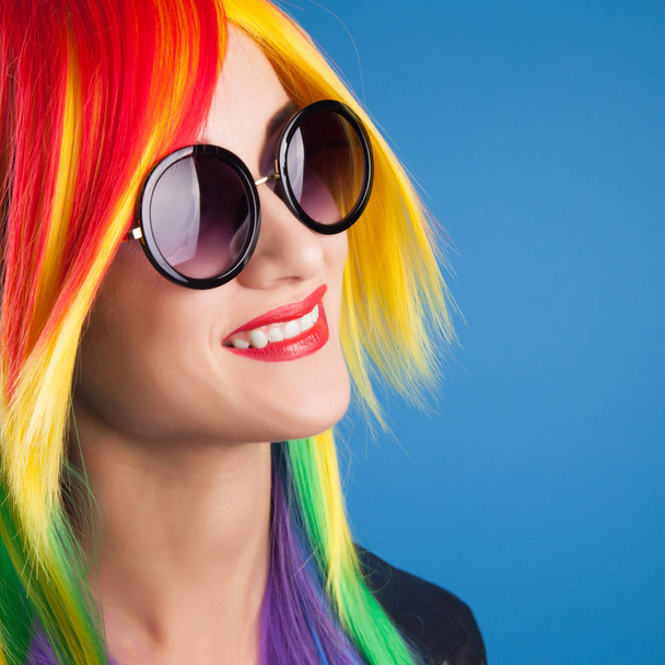 woman wearing color wig  - Foto, Imagem