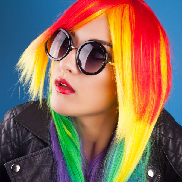 woman wearing color wig  - Фото, зображення