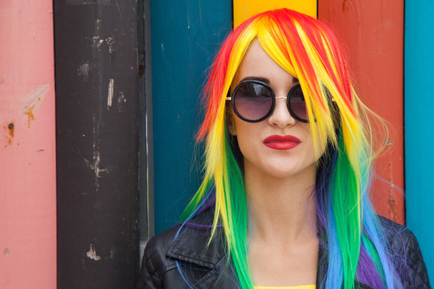 woman wearing color wig  - Foto, Imagem