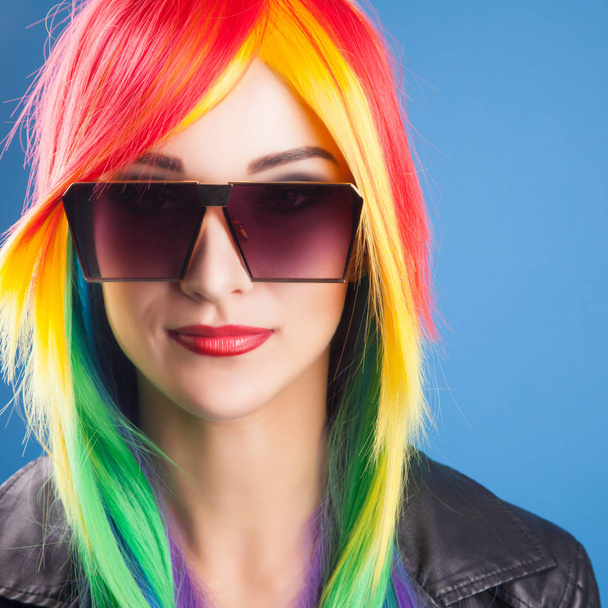 woman wearing color wig  - Fotografie, Obrázek
