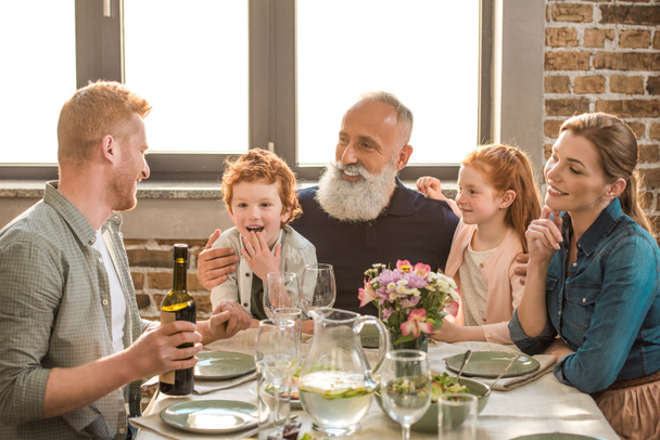 family having dinner at home - Fotografie, Obrázek