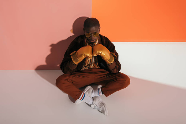 stylish man in boxing gloves - Foto, Imagem