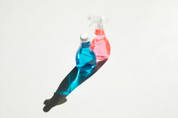 пляшки очисних продуктів
 - Фото, зображення