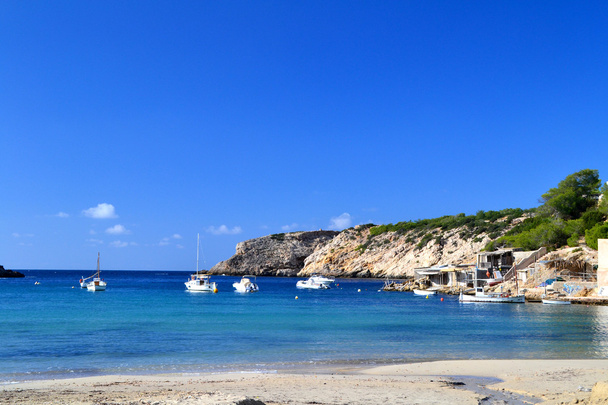 Cala Vadella praia em Ibiza, Espanha
 - Foto, Imagem