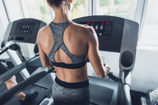woman exercising on treadmill - Fotografie, Obrázek