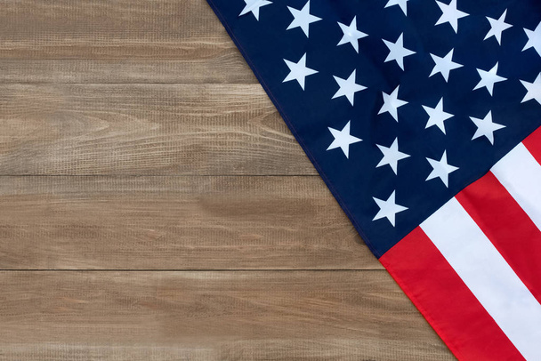 the American flag on a wooden board - Zdjęcie, obraz