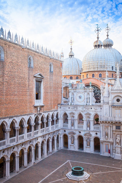 ヴェネツィア, イタリア - 聖マーク大聖堂 - 写真・画像