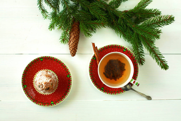 Χειμερινό Κύπελλο τσάι και διακοσμήσεις Χριστουγέννων - Φωτογραφία, εικόνα