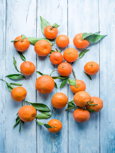 Ripe tangerines on wooden table.  - Foto, Imagem