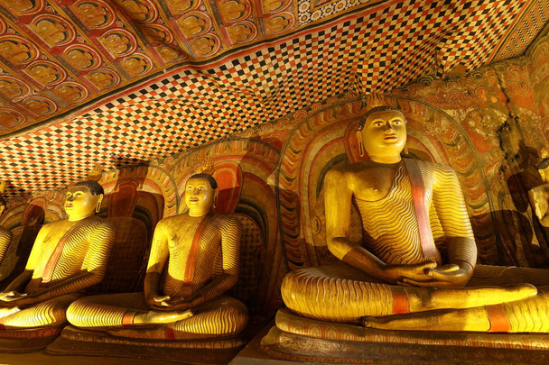 Sri Lanka Dambulla mağara tapınakları - Fotoğraf, Görsel