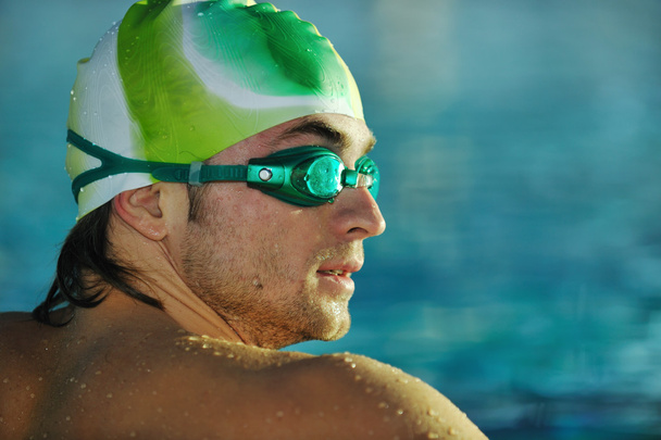  swimmer recreating on olimpic pool - Foto, immagini