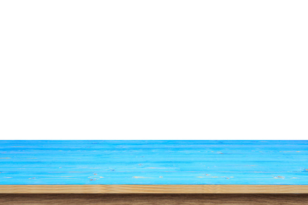 Синий деревянный стол или счетчик изолирован на белом фоне. Для р
 - Фото, изображение