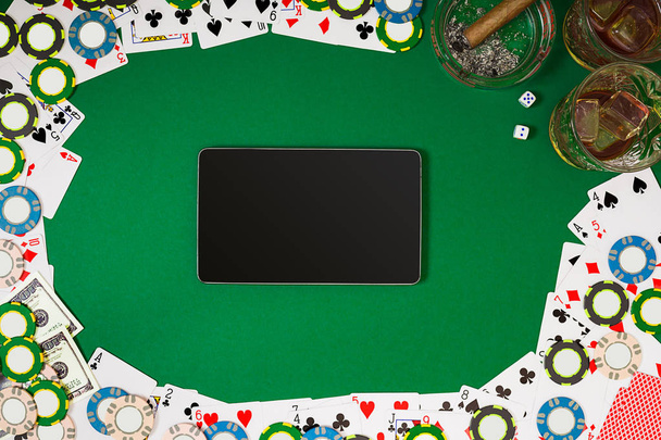 Online pokeripeli pelimerkkejä ja kortteja
 - Valokuva, kuva
