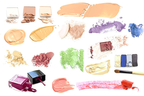 Veel verschillende make-up producten geïsoleerd - Foto, afbeelding