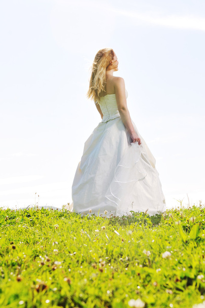 beautiful bride after wedding - Valokuva, kuva