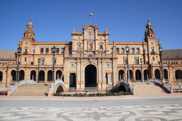 Hlavní vchod Španělsko náměstí (Plaza de Espana) v Seville (Sevilla), Španělsko  - Fotografie, Obrázek