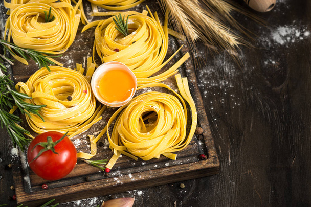 Příprava italské těstoviny tagliatelle - Fotografie, Obrázek