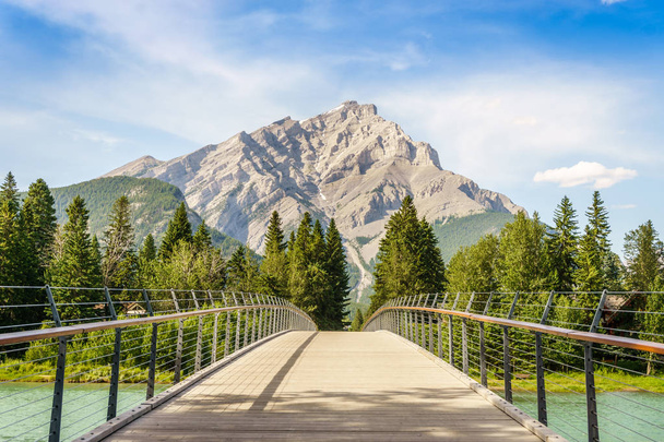Πεζογέφυρα στο Banff, Εθνικό Πάρκο Μπανφ, Αλμπέρτα, Καναδάς - Φωτογραφία, εικόνα