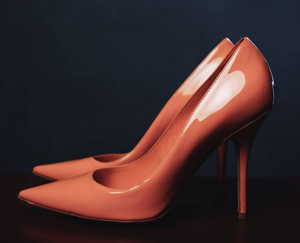 Par de zapatos en color rosa
 - Foto, imagen