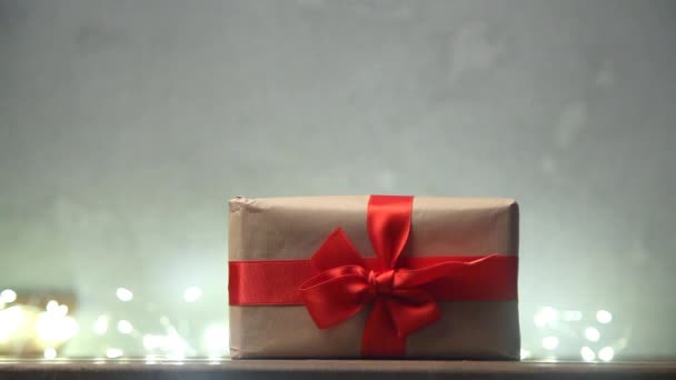 Deux coffrets cadeaux - Séquence, vidéo