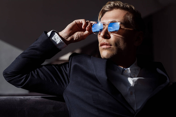 Handsome man in sunglasses - Фото, изображение