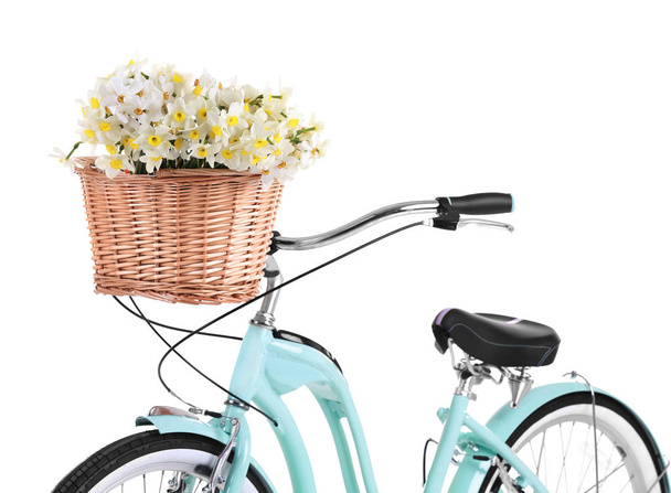 Bicycle with basket of beautiful flowers  - Foto, Imagen