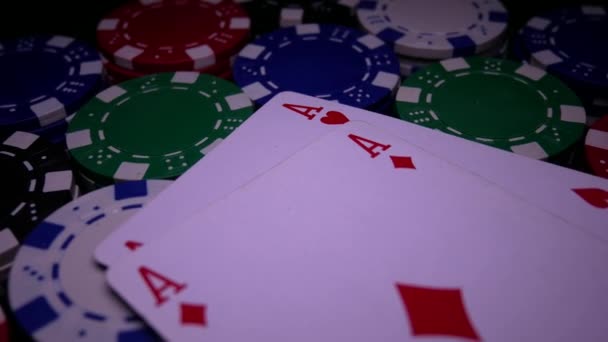 видео как играть в покер с картами
